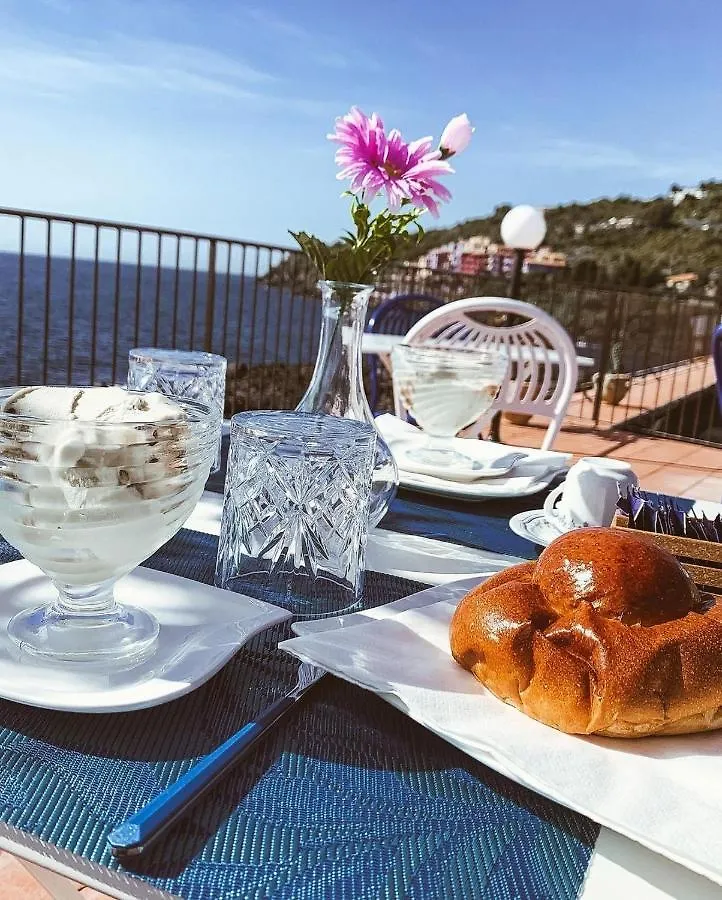 ** Bed & Breakfast Made In Sicily Santa Tecla Bed and Breakfast Acireale Italië